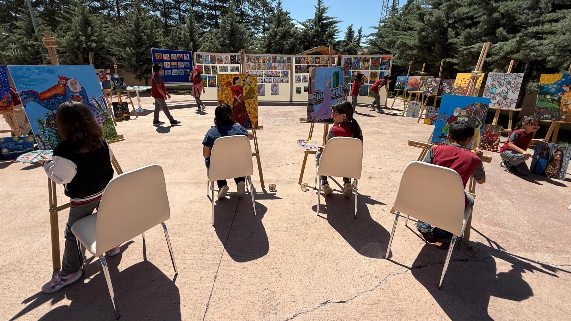 Üzümlü Gençlik Merkezi Resim Sergisi